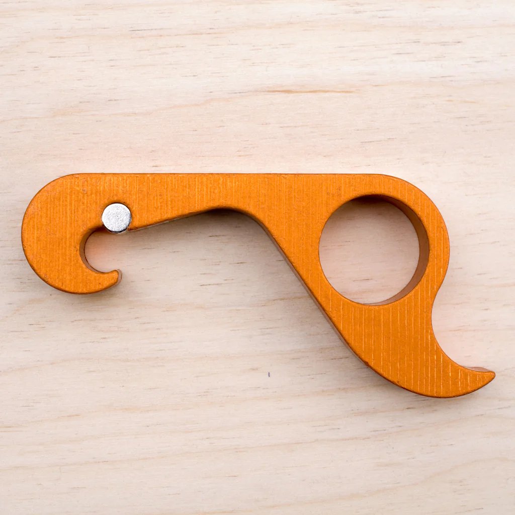 🚨 Meet The One-Handed Bottle Opener That’s Smarter, Faster & Cooler Than Your Lighter 🍾