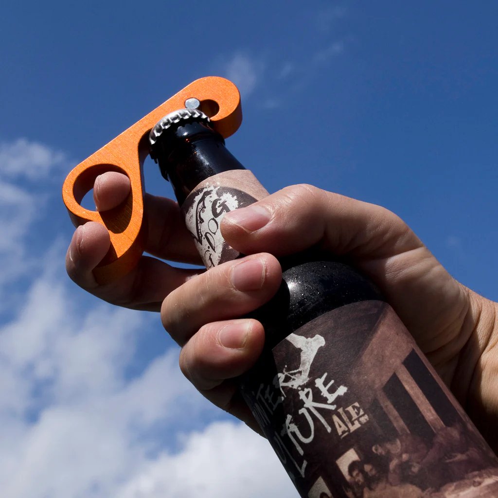 🚨 Meet The One-Handed Bottle Opener That’s Smarter, Faster & Cooler Than Your Lighter 🍾
